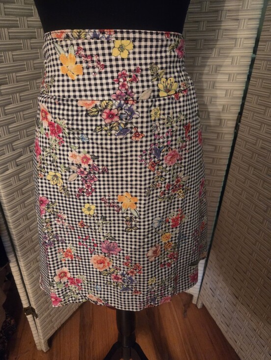 Zac & Rachel Dresses & Skirts - Zac & Rachel Black-and-White Gingham Pencil Skort with Multicolor Floral Print